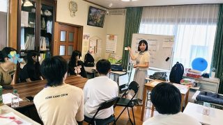 英語のスクーリングは具だくさんのサンドウィッチ作り♪