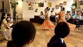 フラダンスとウクレレのコンサート